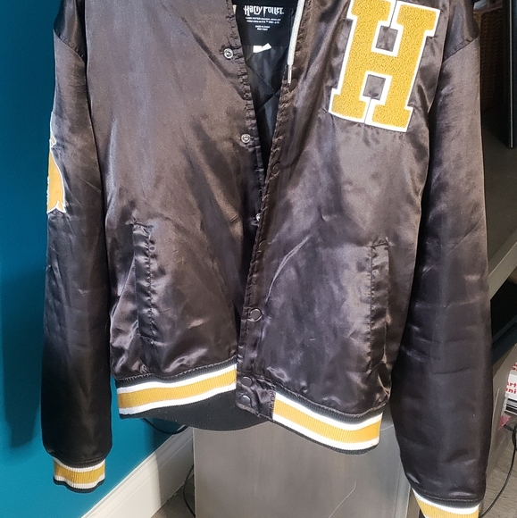 Licensed Harry Potter HUFFLEPUFF Varsity Jacket For Juniors SIZE XXL